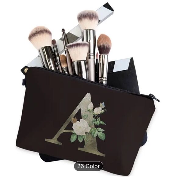 NWT - Makeup Toiletries Bag Floral Initial B - Waterproof fabric Travel Bag - Picture 2 of 3